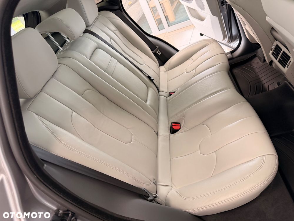 Land Rover Range Rover Evoque - 32