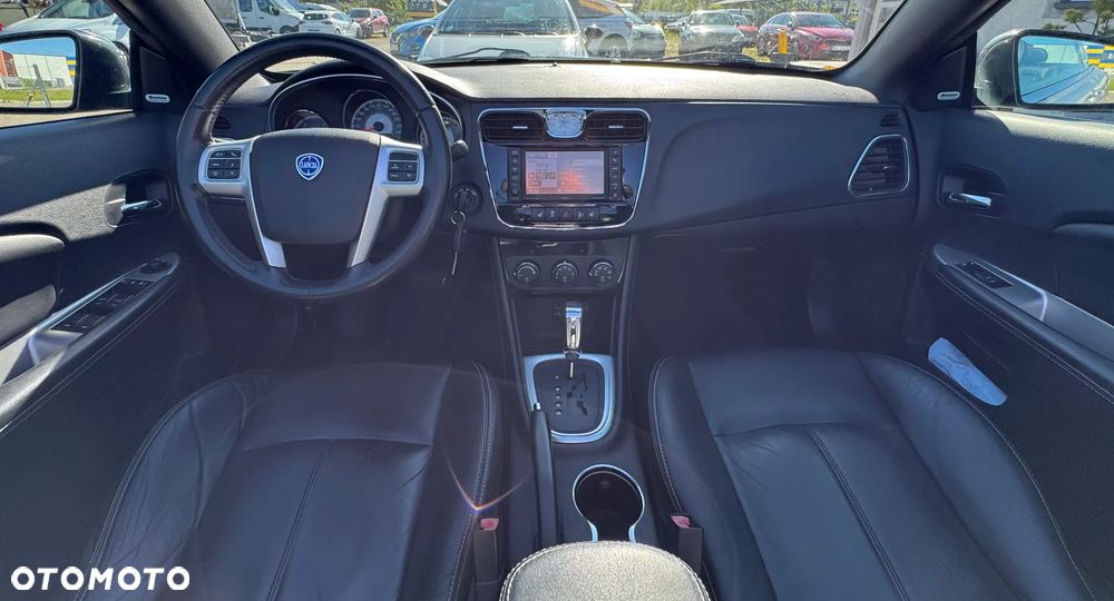 Chrysler 200 - 22