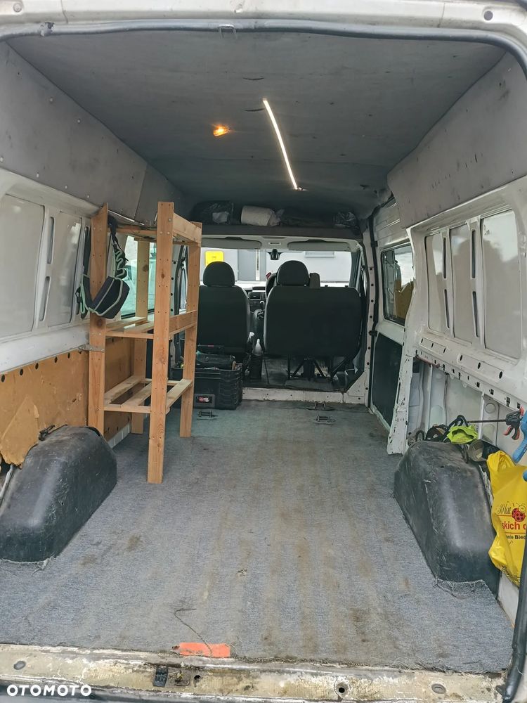 Ford Transit - 11