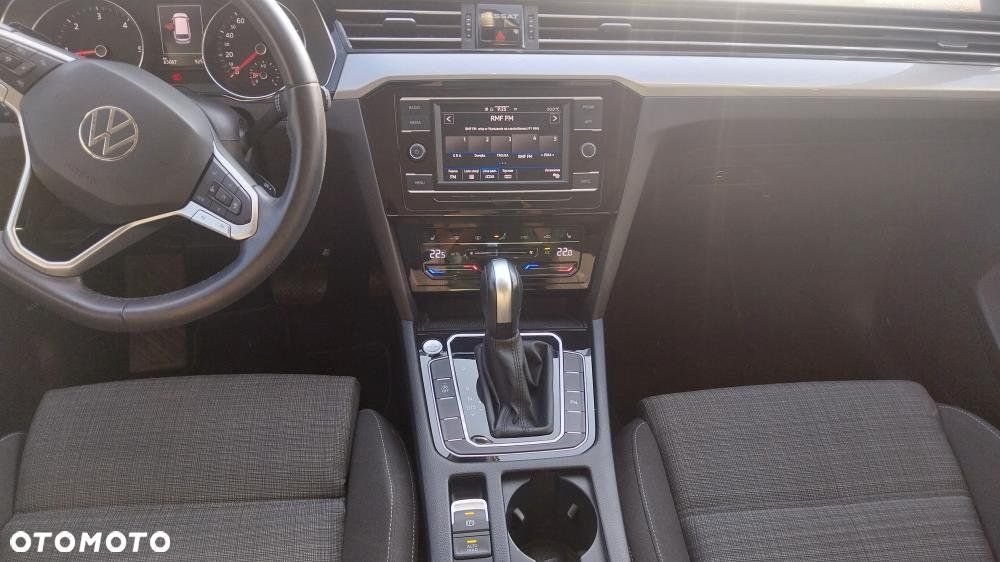 Volkswagen Passat - 13