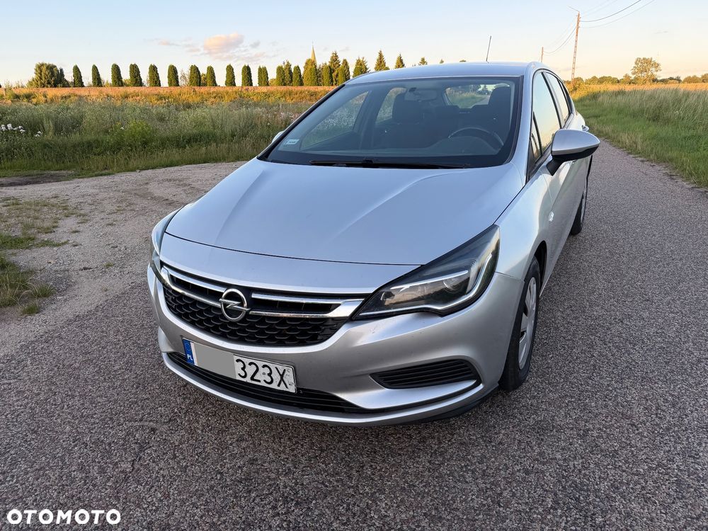 Opel Astra 1.6 CDTI Essentia - 1