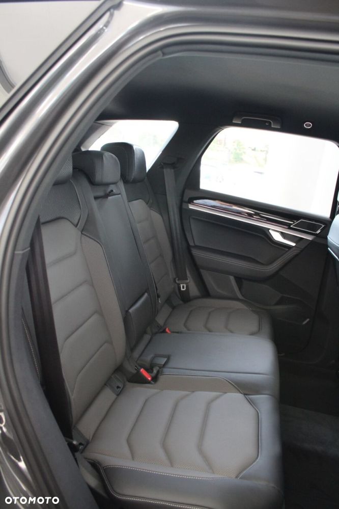 Volkswagen Touareg 3.0 V6 TDI 4Motion R-Line - 10