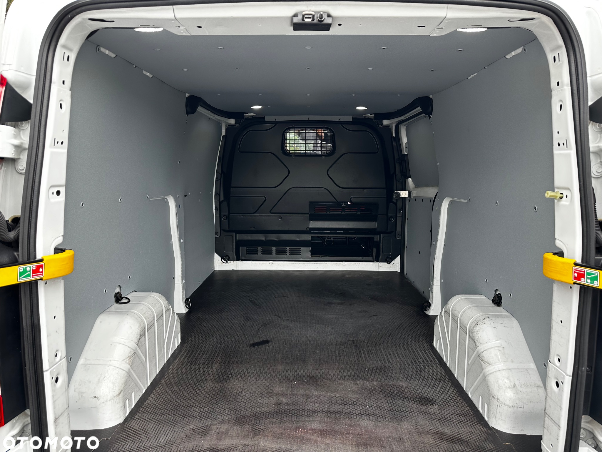 Ford Transit Custom L2H1 - 11