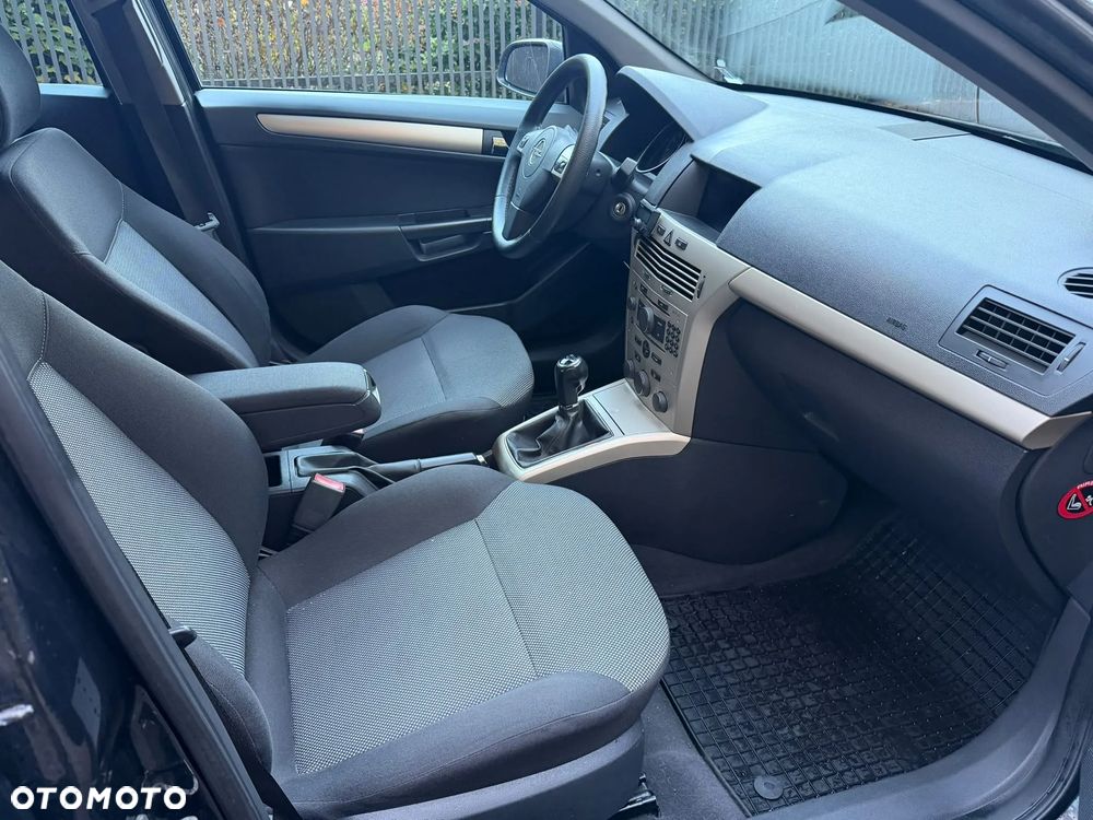 Opel Astra 1.6 NAVI - 25