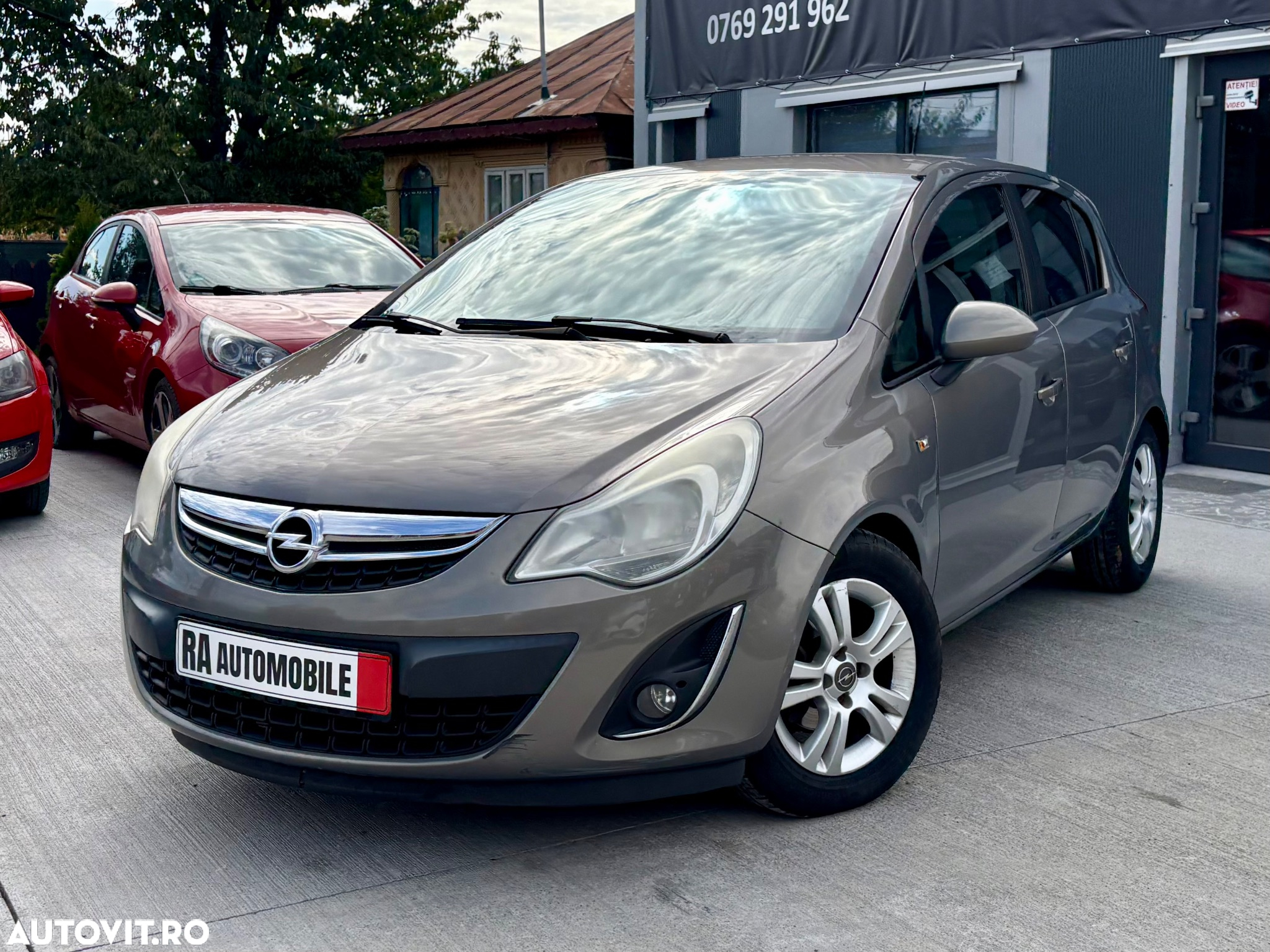 Opel Corsa 1.3 CDTI DPF EcoFLEX Start-Stop Navi - 2