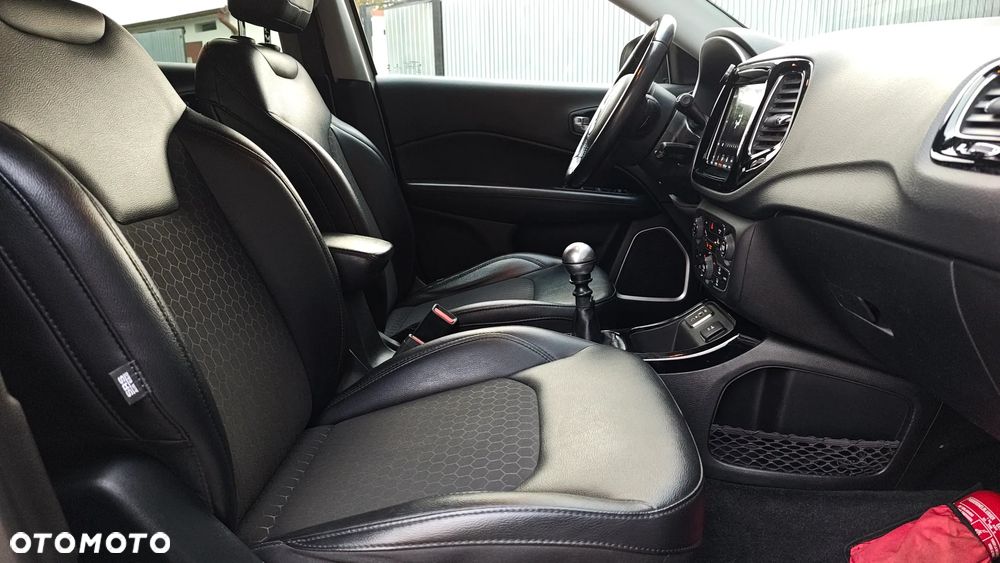 Jeep Compass - 34