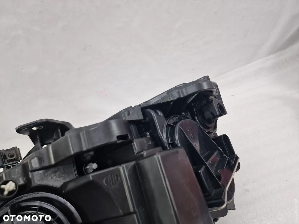 AUDI Q2 81A 16- PRAWA LAMPA PRZEDNIA PRZÓD ZWYKŁA , NR 81A941004 , NR AUKCJI LA733 - 11