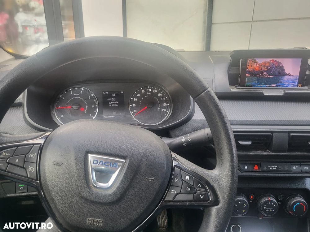 Dacia Logan ECO-G 100 Essential - 8