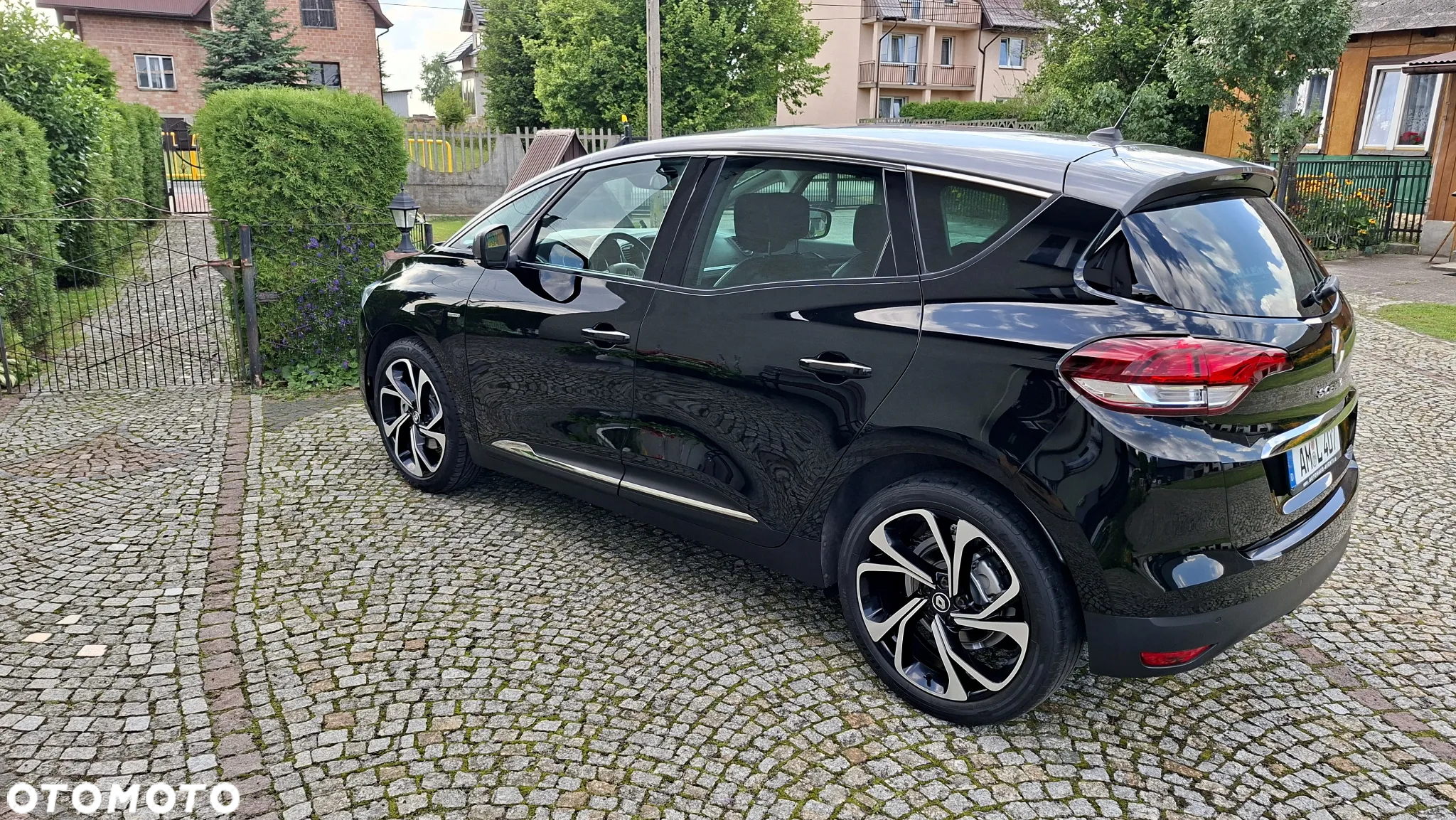 Renault Scenic ENERGY dCi 130 Euro 6 S&S Bose Edition - 13