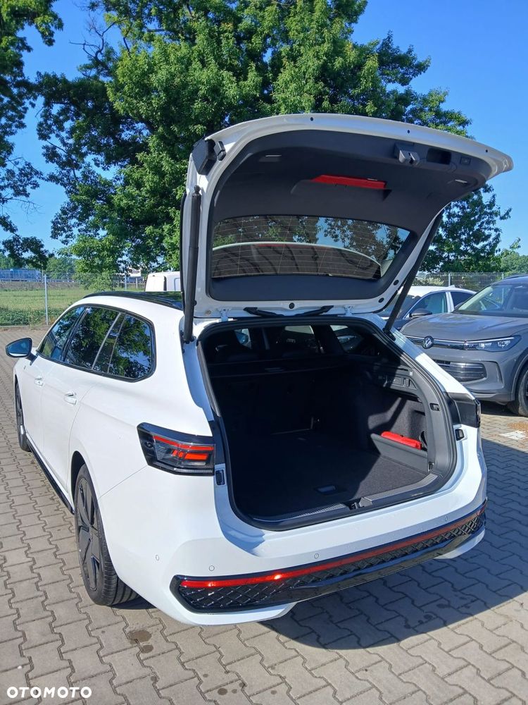 Volkswagen Passat Variant - 8