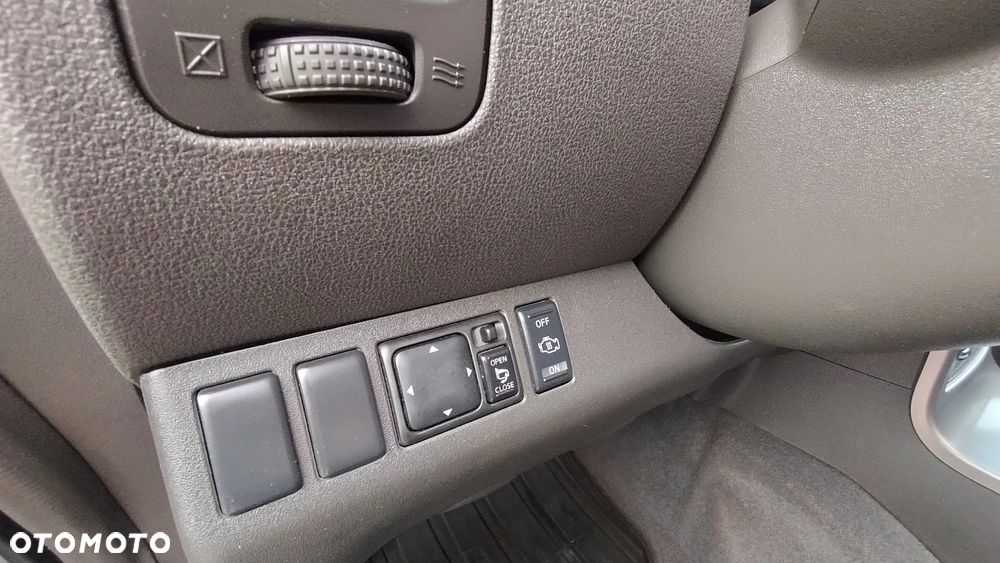 Nissan Pathfinder 2.5 dCi Premium - 30