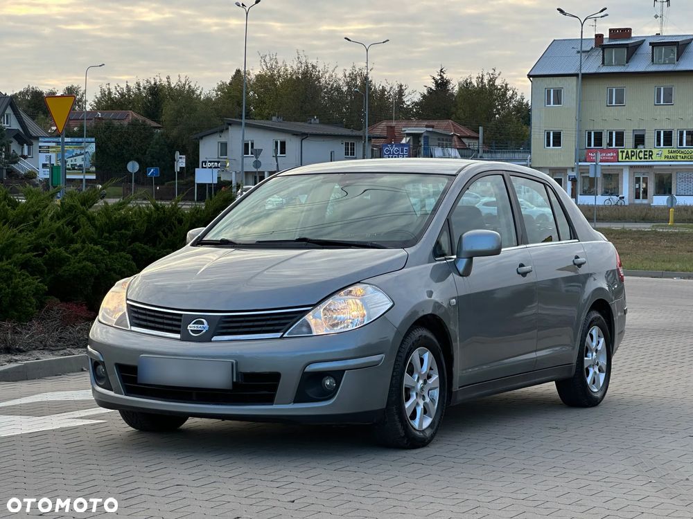Nissan Tiida 1.6 Tekna - 1