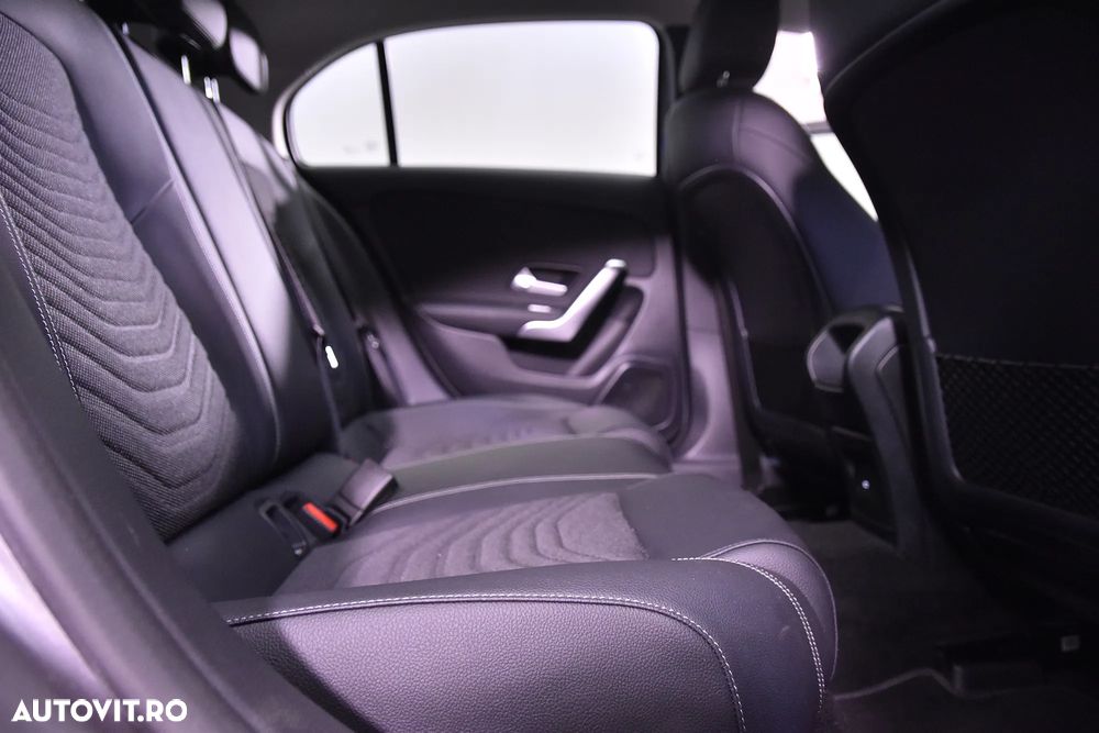 Mercedes-Benz A 180 7G-DCT - 12