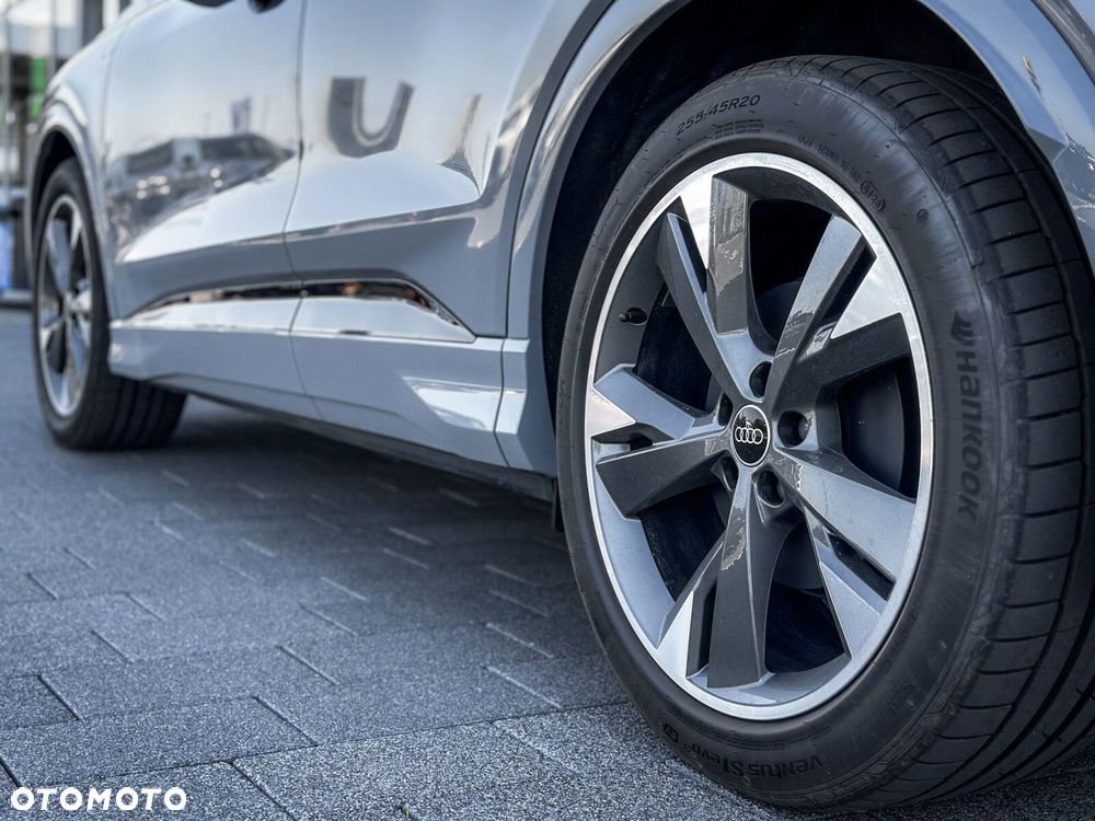 Audi Q4 e-tron - 10