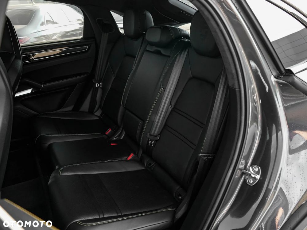 Porsche Cayenne Turbo - 25