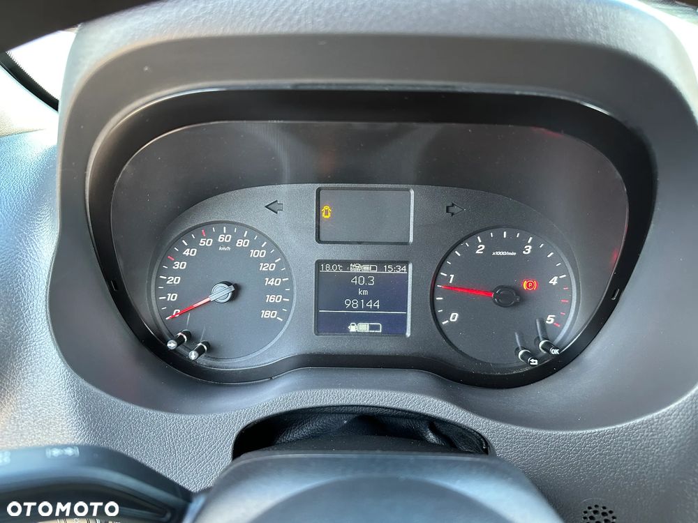 Mercedes-Benz Sprinter - 11