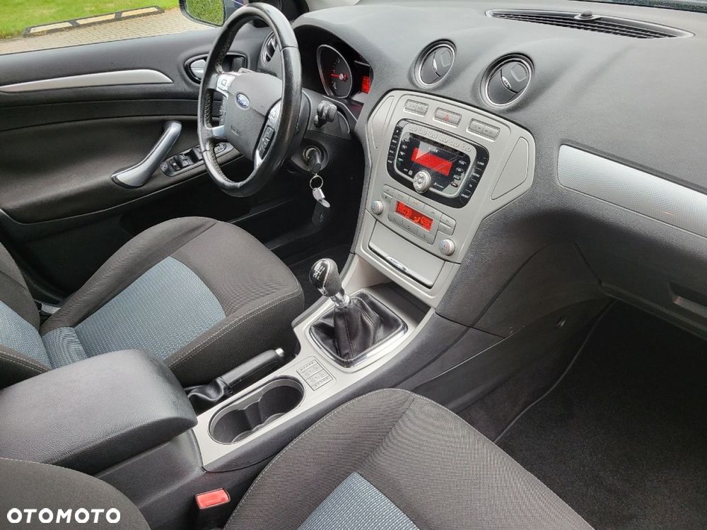 Ford Mondeo - 10