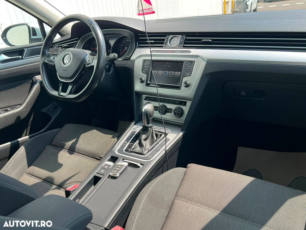 Volkswagen Passat 2.0 TDI DSG Highline - 23