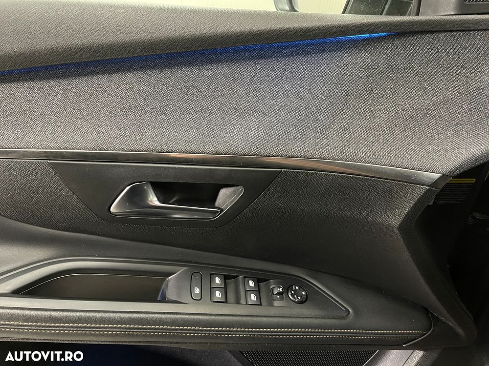 Peugeot 5008 1.2 Puretech Turbo s&s GT-Line - 27