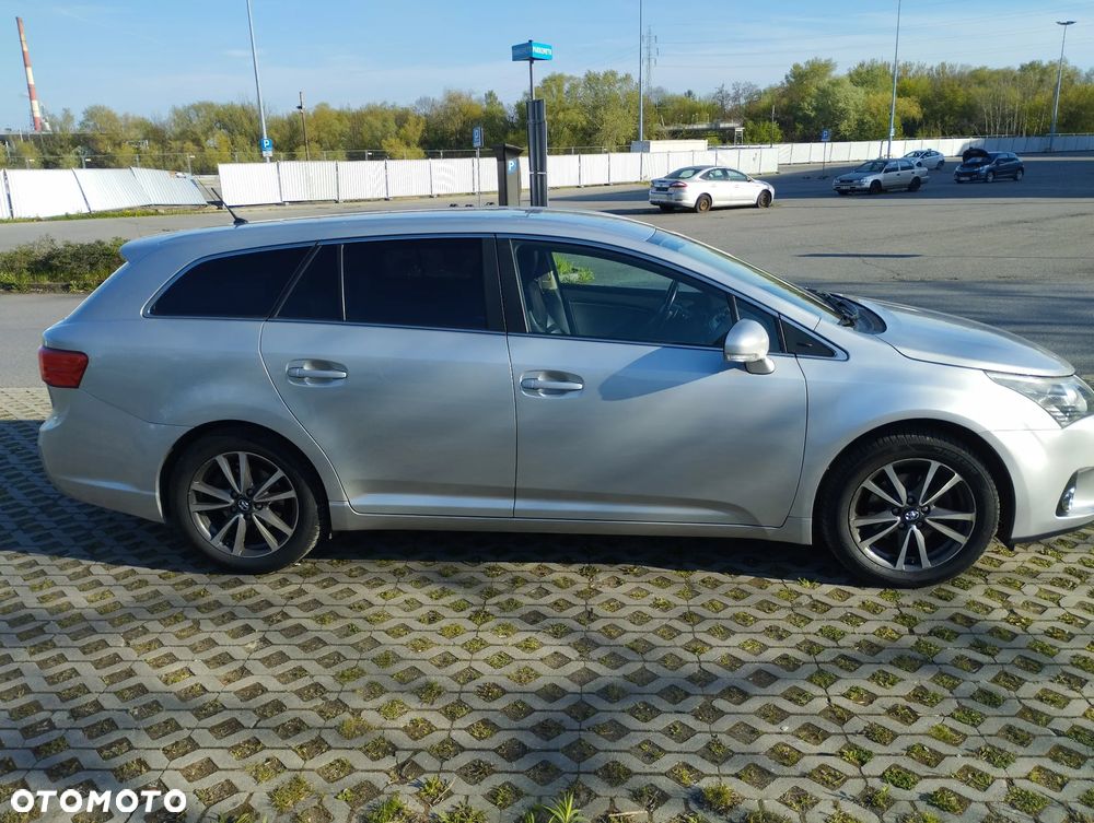 Toyota Avensis 2.0 Premium MS - 3