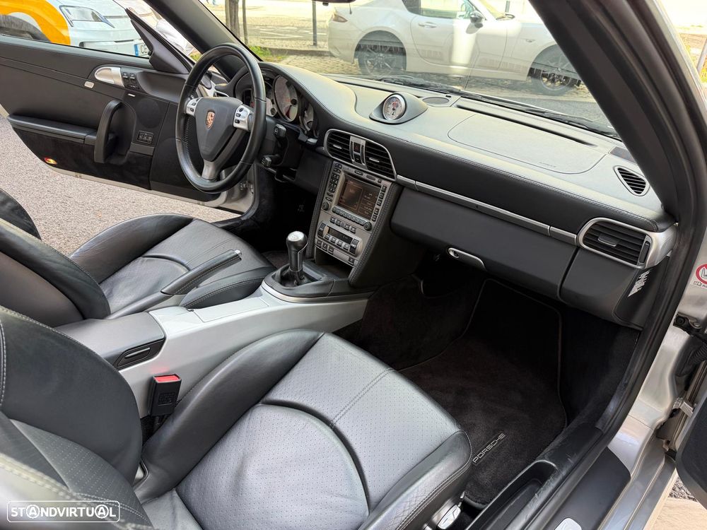 Porsche 911 (997) Carrera 4 S - 30