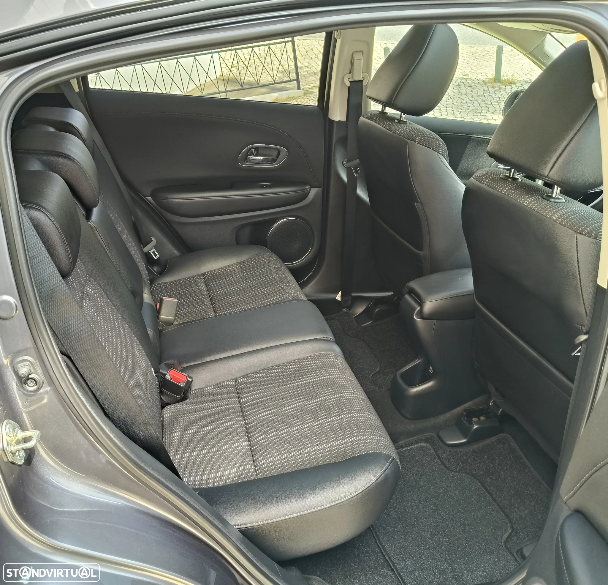 Honda HR-V 1.6 i-DTEC Executive - 25