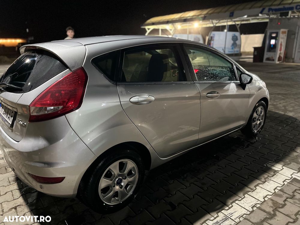 Ford Fiesta 1.6 TDCi DPF Titanium - 16