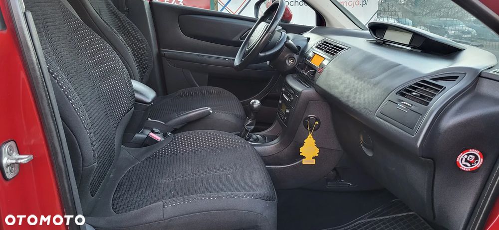 Citroën C4 1.4 16V SX - 8