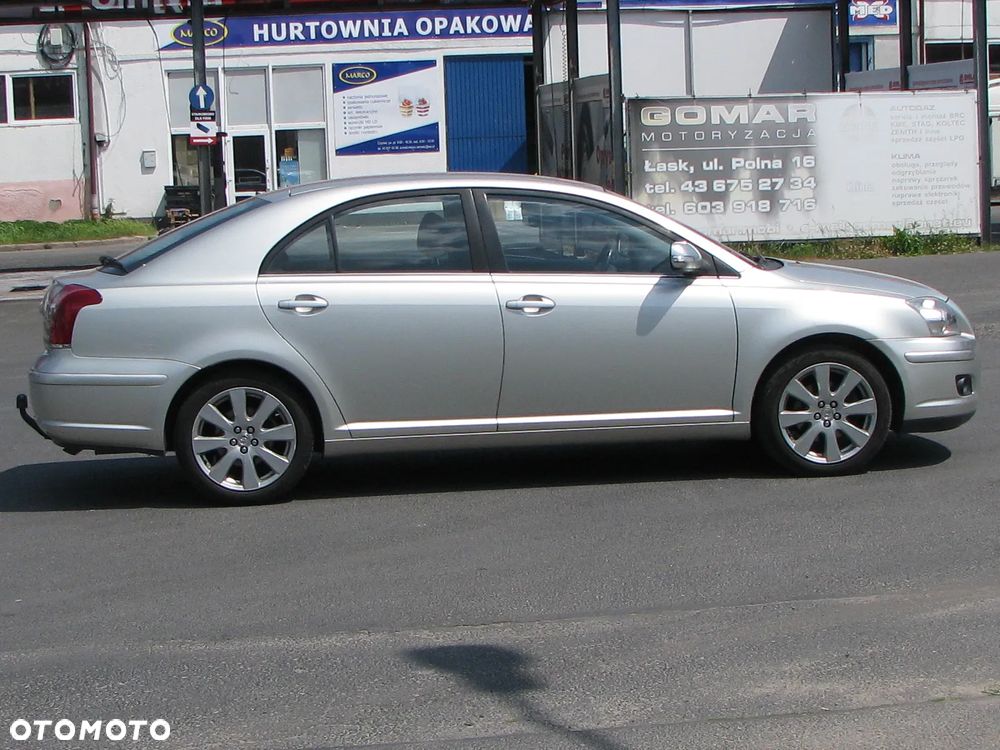 Toyota Avensis 2.0 D-4D Sol - 4