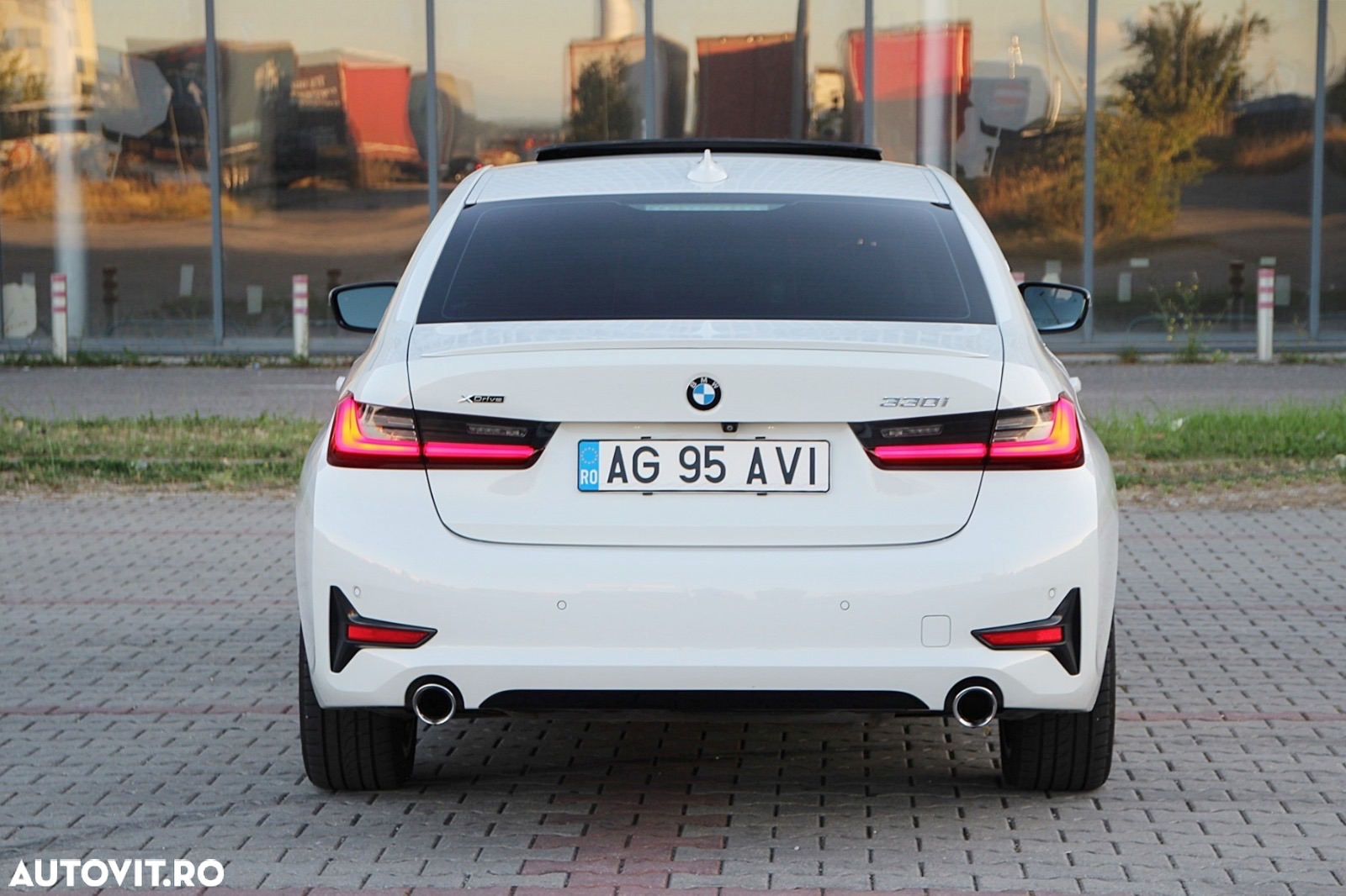 BMW Seria 3 330i xDrive Aut. Sport Line - 3