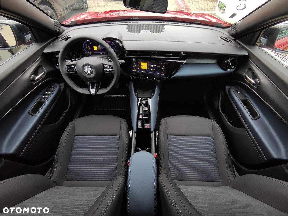 Alfa Romeo Junior 1.2 mHEV Ibrida Speciale eDCT - 13