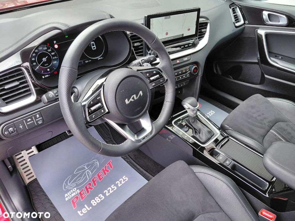 Kia ProCeed - 13