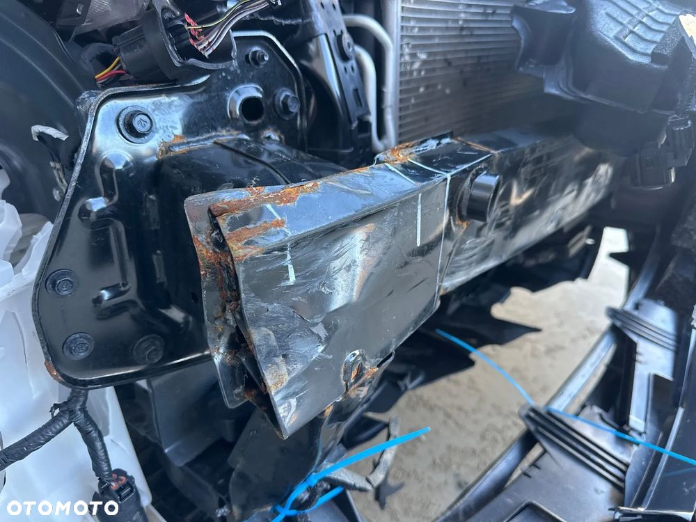 Hyundai Elantra 1.6 Smart CVT - 17