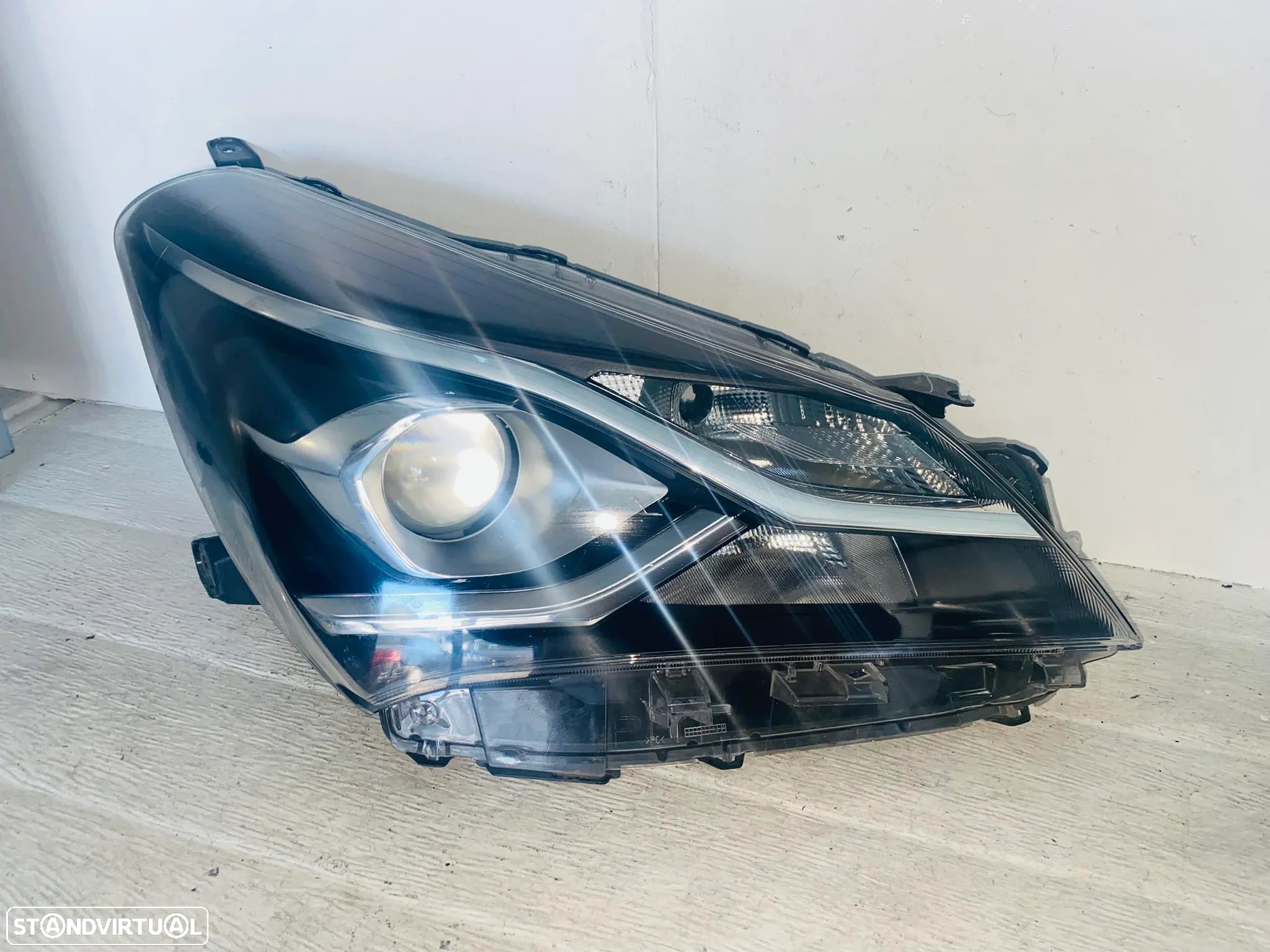 Farol Direito Toyota Yaris - 2017 / 2020 - 3
