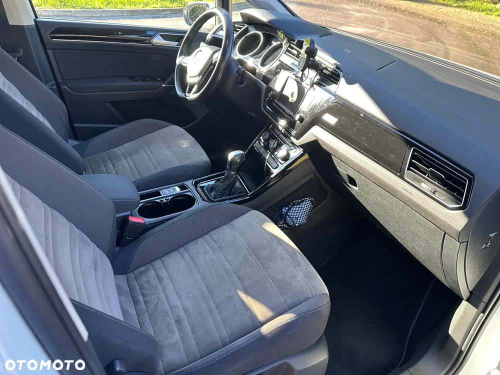 Volkswagen Touran 1.8 TSI BMT Highline DSG - 10
