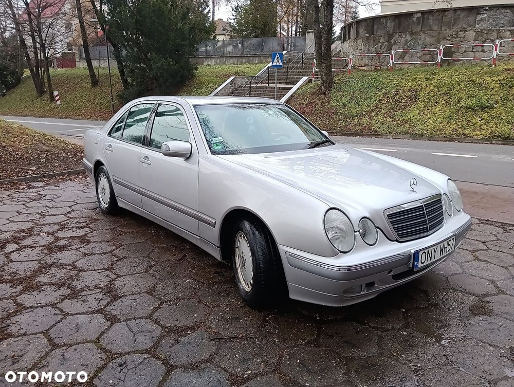 Mercedes-Benz Klasa E - 2
