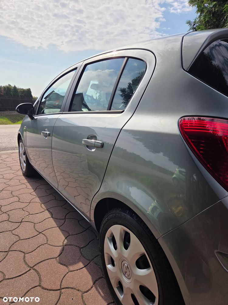 Opel Corsa 1.4 16V Cosmo - 14