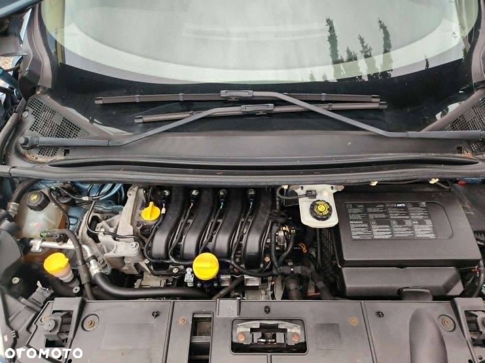 Renault Scenic 1.6 16V 110 Dynamique - 11