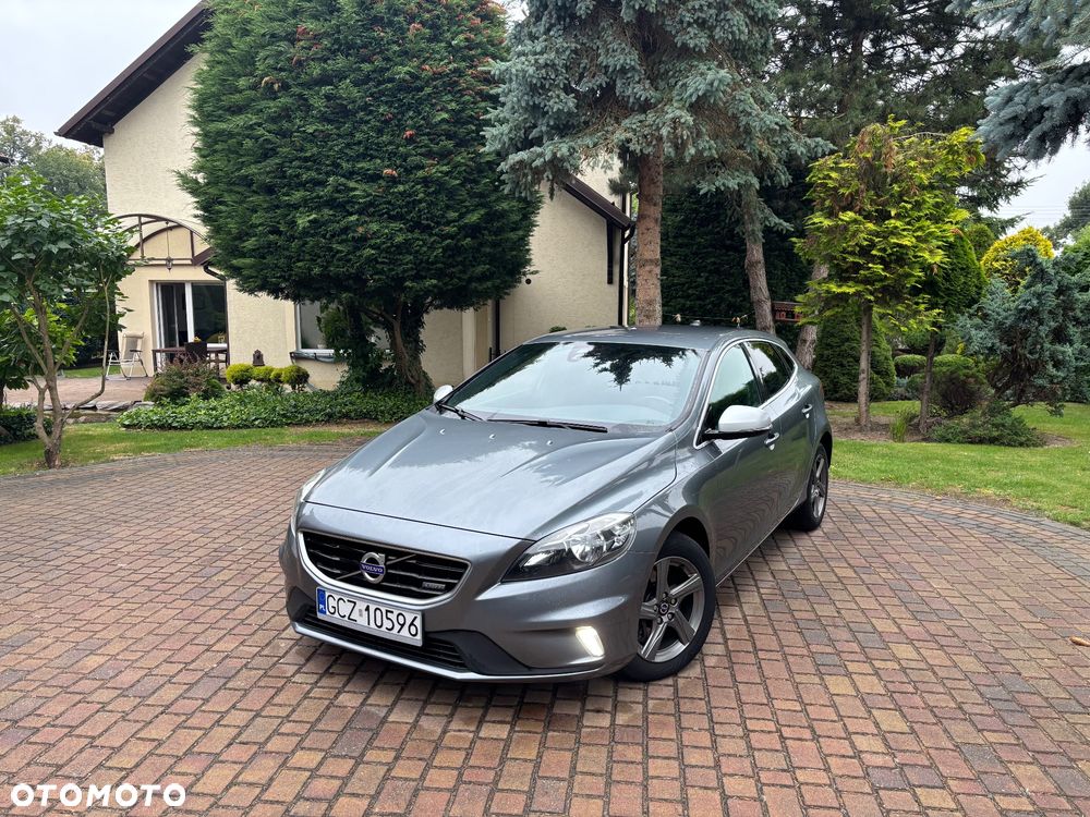 Volvo V40 D4 Drive-E R-Design Momentum - 1