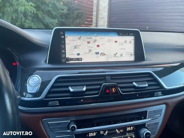 BMW Seria 7 750i xDrive - 13