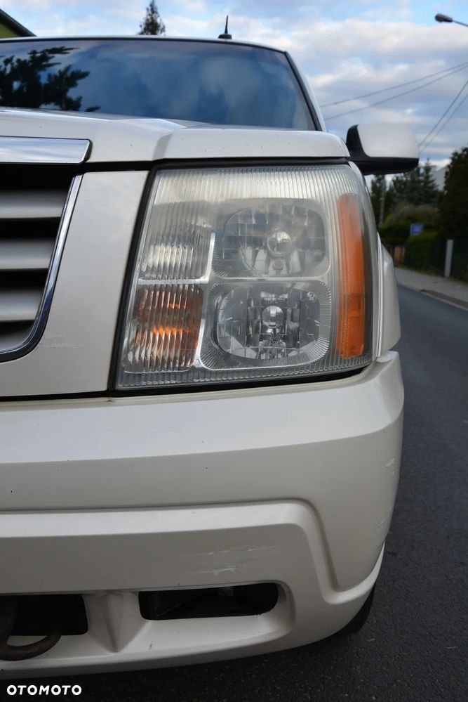 Cadillac Escalade - 13