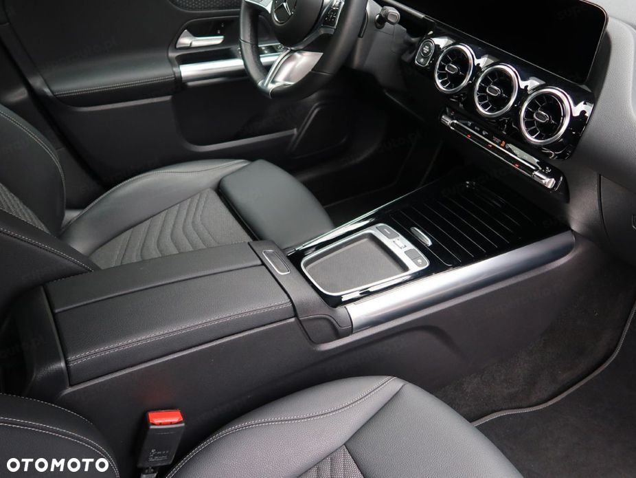 Mercedes-Benz GLA 200 Progressive - 8