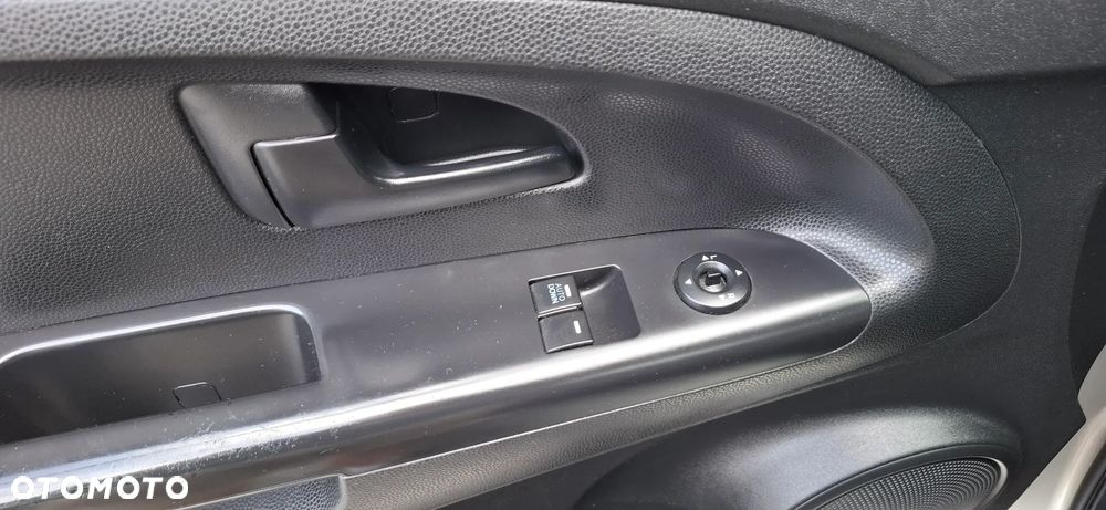 Kia Venga 1.4 L - 10