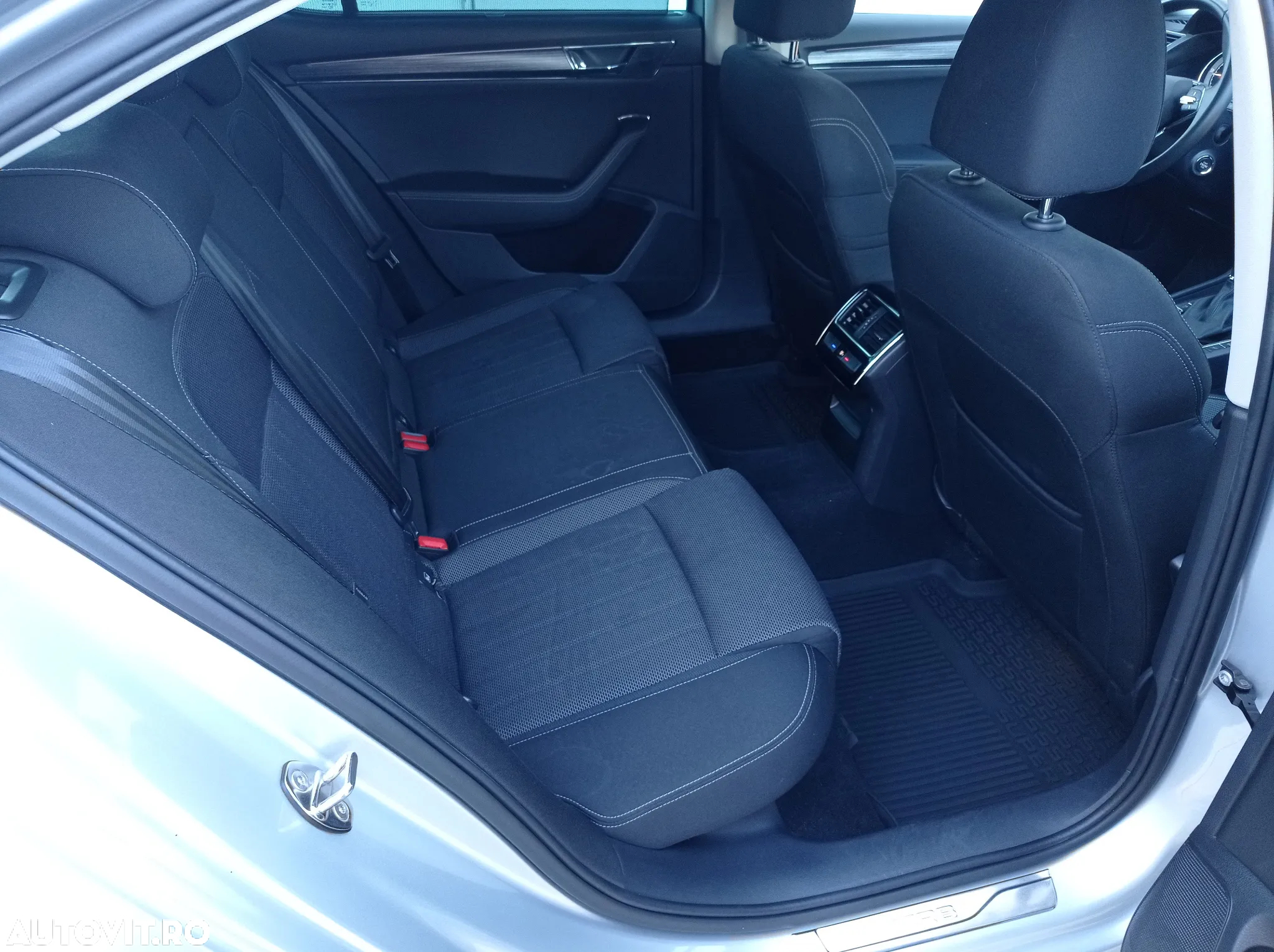 Skoda Superb 2.0 TDI DSG Style - 21