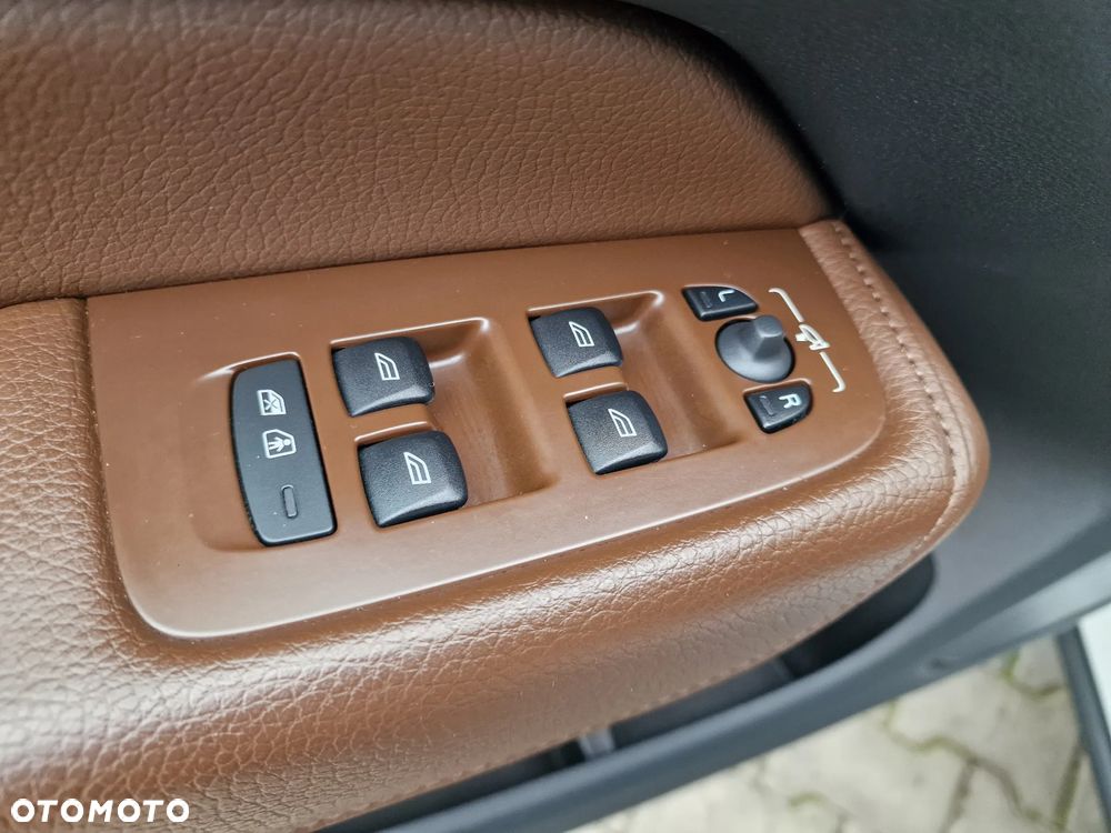 Volvo XC 60 D4 Drive-E Ocean Race - 37