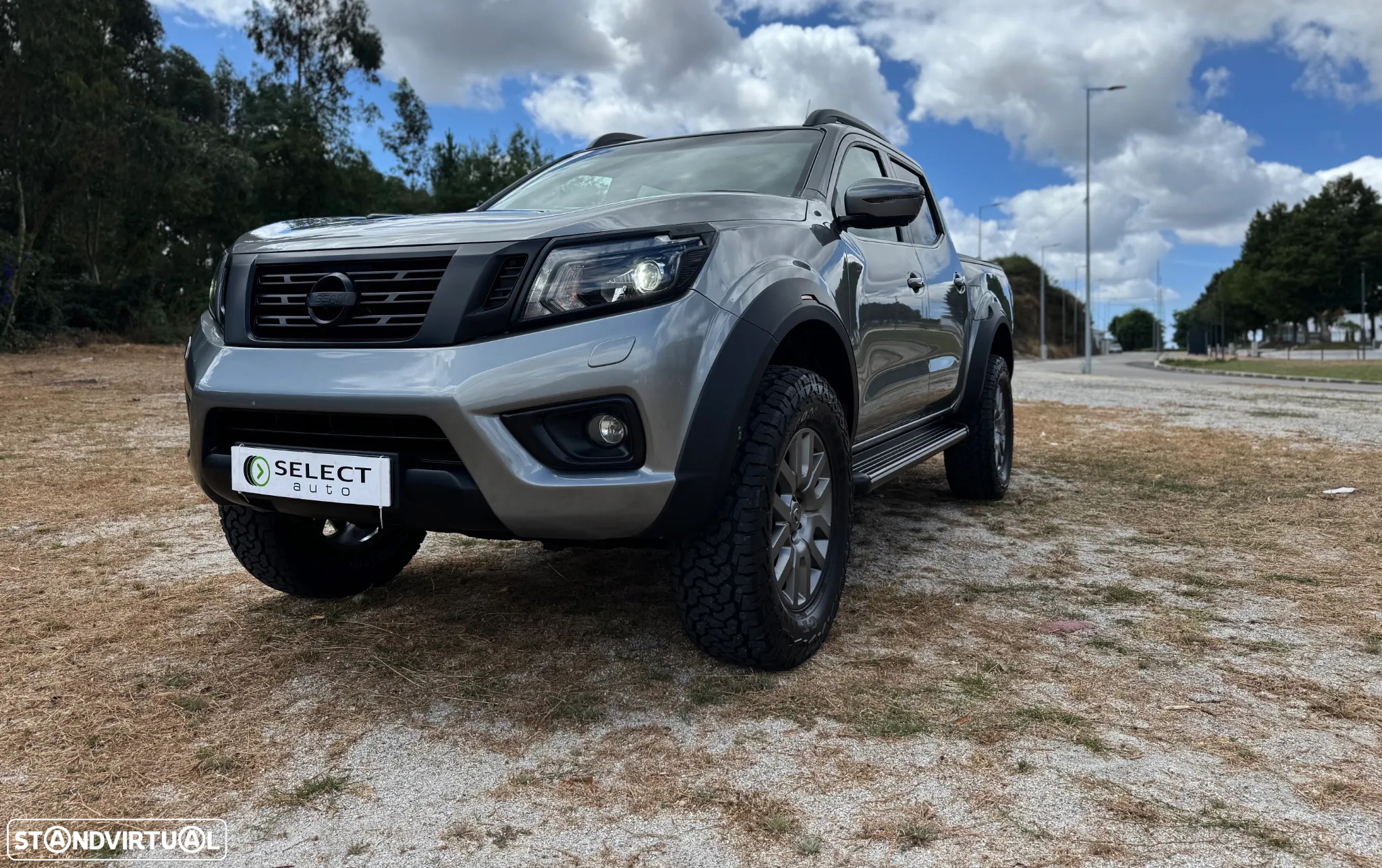 Nissan Navara 2.3 dCi CD 4WD Tekna Auto - 2