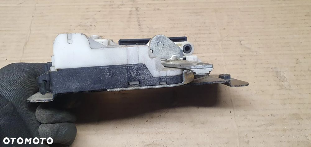 Rygiel zamek klapy bagażnika Peugeot 607 - 6