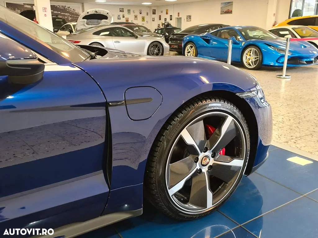 Porsche Taycan - 6