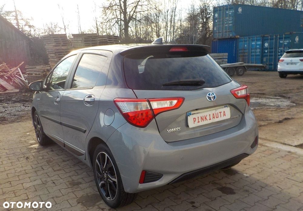 Toyota Yaris - 10
