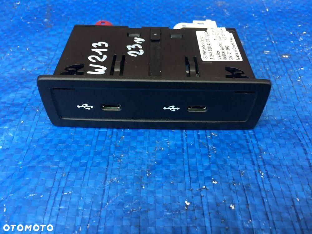 Mercedes W213 Lift Port USB Gniazdo Wejście A2478204002 - 1